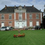 LE CHÂTEAU DE MONTIGNIES - SUR - ROC