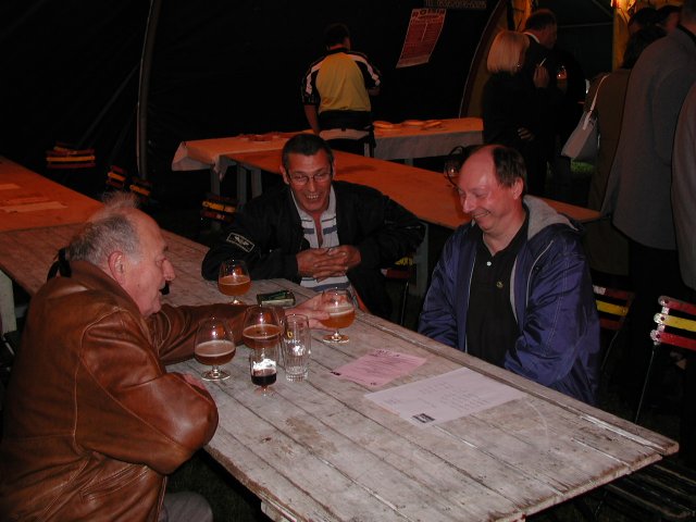 André, Claude et Jean Pierre au réconfort liquide à boire modérément