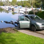 La voiture de ON6FS en attante du bateau